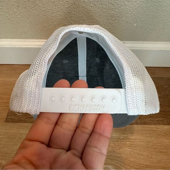 NWT Richardson Owl Gray White Mesh Snapback Hat - Picture 9 of 11